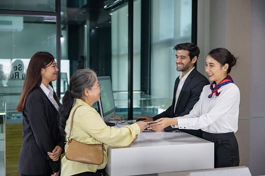 グランドスタッフ