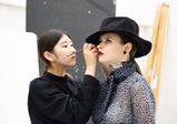 モード誌の表紙を撮影!ヘアメイク科×スタイリスト科学生がコラボレーションして作品を作るセッションワークをレポート【バンタンデザイン研究所】