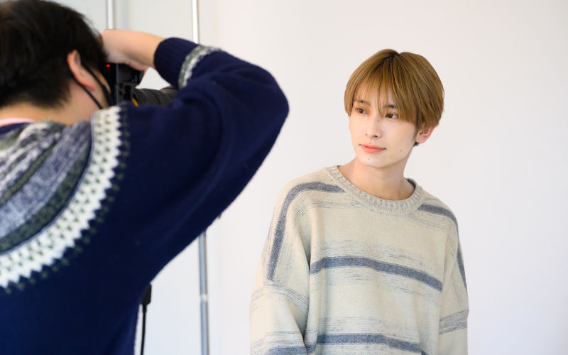 メンズメイク部が、人気グループ「VOYZ BOY」ヘアメイクを担当。「ビューティ」がテーマのシューティングに完全密着【バンタンデザイン研究所】