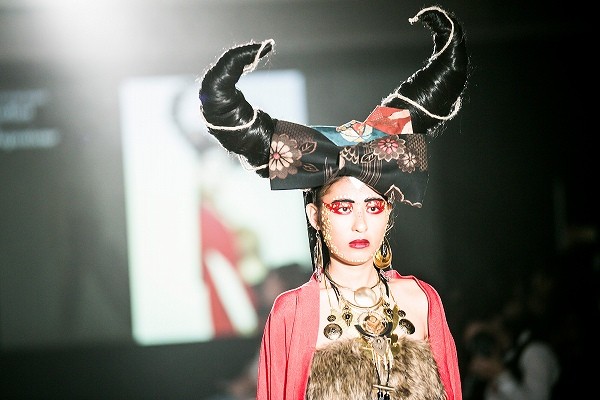 全日制 Vantan Cutting Edge 15 Osaka Roundをレポート スタイリングショー ヘアメイクショー編 バンタンデザイン研究所blog 専門校 バンタンデザイン研究所