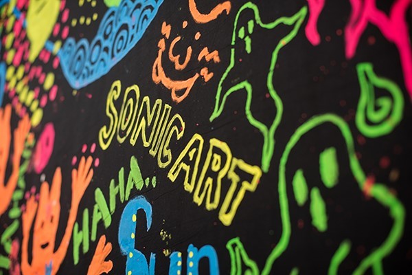 全日制 Summer Sonic 17 Sonicart で 学生たちのボディペイント ブースが大盛況 バンタンデザイン研究所 専門校 バンタンデザイン研究所