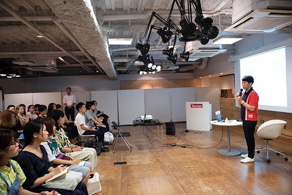 日本を代表するクリエイティブ ディレクター佐藤 可士和さんの特別授業 本質をつかむ デザインの極意とは バンタンデザイン研究所 専門校 バンタンデザイン研究所