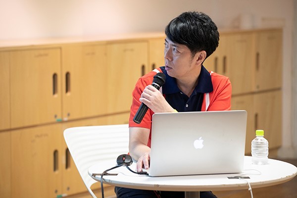 日本を代表するクリエイティブ ディレクター佐藤 可士和さんの特別授業 本質をつかむ デザインの極意とは バンタンデザイン研究所 専門校 バンタンデザイン研究所