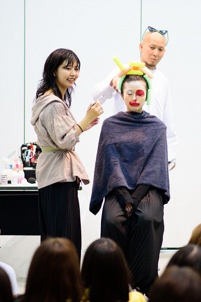 サマーセミナーレポート ヘアメイクコース 憧れの業界を体験 海外有名アーティストを担当したヘアshingo Shibataさん メイクmoeさんによるデモンストレーション開催 バンタンデザイン研究所 専門校 バンタンデザイン研究所 サマーセミナーレポート ヘアメイクコース 憧れの業界を体験 海外有名アーティストを担当したヘアshingo Shibataさん メイクmoeさんによるデモンストレーション開催 バンタンデザイン研究所 専門校 バンタンデザイン研究所