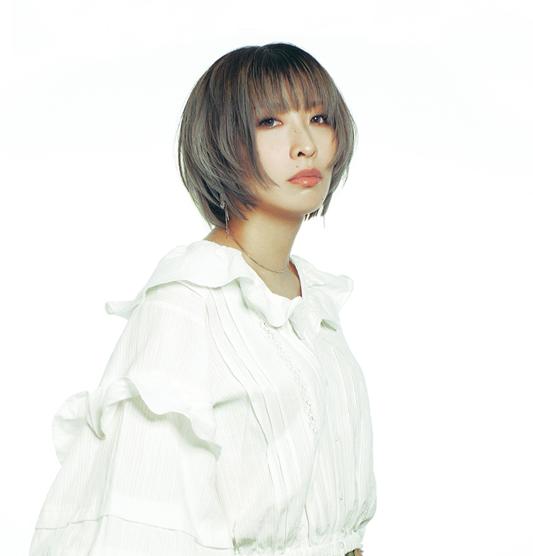 草野 華余子